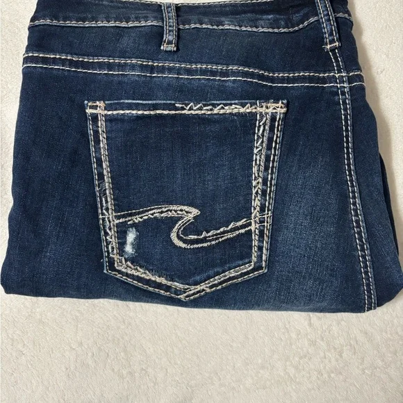 Plus size Silver Jeans Co. ® Suki dark wash
skinny jean in DARK SANDBLAST - Picture 3 of 7